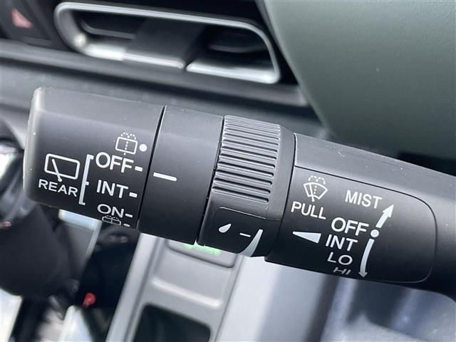 フリード e:HEVクロスター 登録済未使用車 純正9型ナビ バックカメラ ホンダセンシング 両側パワースライドドア シートヒーター ブラインドスポットモニター LEDライト 革巻きステアリング ステアリングリモコン スマートキー(9枚目)