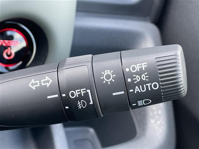 フリード e:HEVクロスター 登録済未使用車 純正9型ナビ バックカメラ ホンダセンシング 両側パワースライドドア シートヒーター ブラインドスポットモニター LEDライト 革巻きステアリング ステアリングリモコン スマートキー(10枚目)