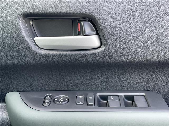 フリード e:HEVクロスター 登録済未使用車 純正9型ナビ バックカメラ ホンダセンシング 両側パワースライドドア シートヒーター ブラインドスポットモニター LEDライト 革巻きステアリング ステアリングリモコン スマートキー(16枚目)