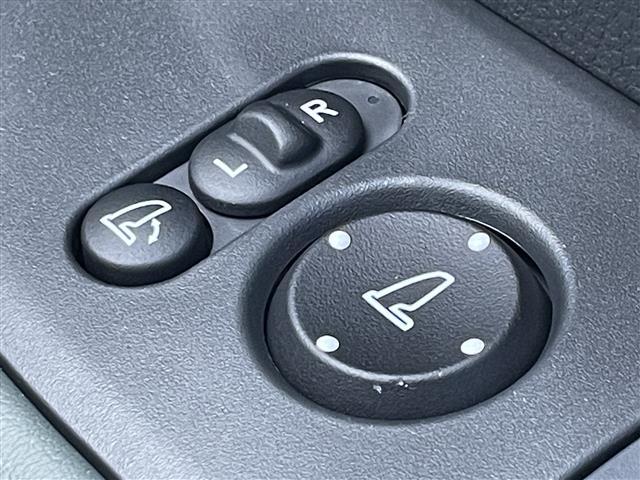 フリード e:HEVクロスター 登録済未使用車 純正9型ナビ バックカメラ ホンダセンシング 両側パワースライドドア シートヒーター ブラインドスポットモニター LEDライト 革巻きステアリング ステアリングリモコン スマートキー(15枚目)