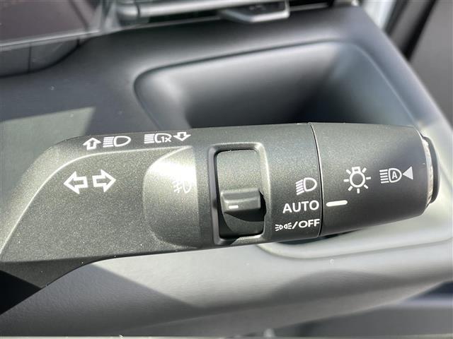 セレナ ｅ－パワー　ハイウェイスターＶ　登録済未使用車　１２．３型純正ナビ　プロパイロット　ＨＤＭＩ　全方位　デジタルインナーミラー　前後ドライブレコーダー　ＥＴＣ２．０　ワイヤレス充電器　アダプティブＬＥＤヘッドライト　両側電動スライド（13枚目）