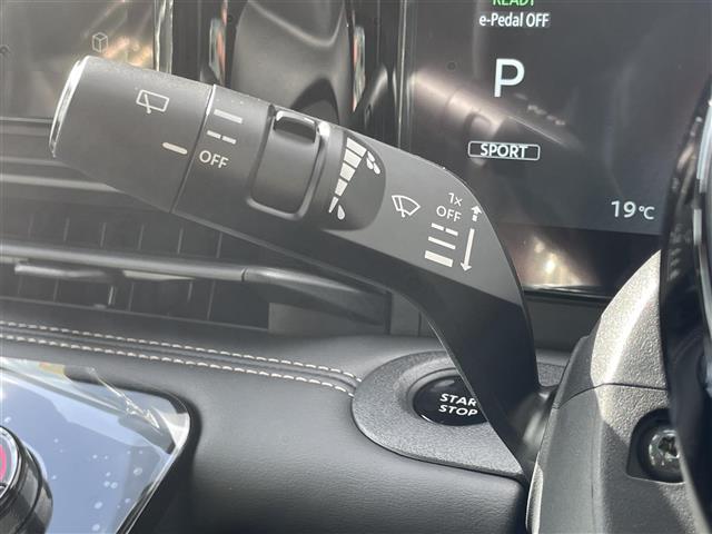 セレナ e-パワー ハイウェイスターV 登録済未使用車 12.3型純正ナビ 後席モニター HDMI プロパイロット 全方位カメラ デジタルインナーミラー 前後ドライブレコーダー ETC2.0 ワイヤレス充電器 アダプティブLEDヘッドライト(12枚目)