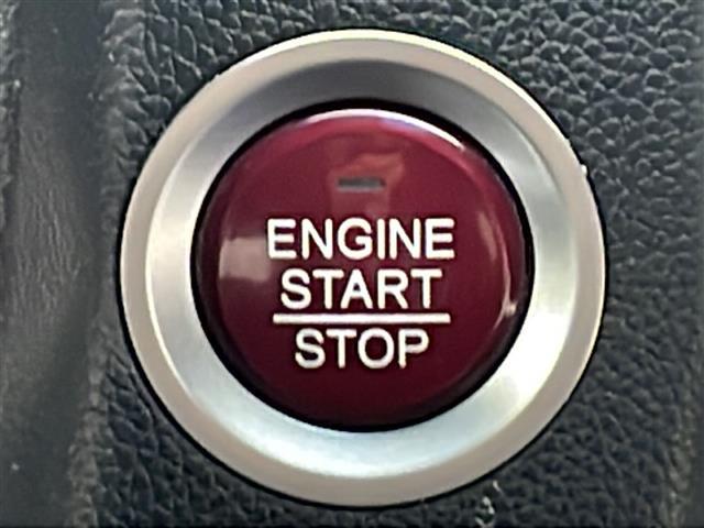 フィット 13G・Lパッケージ 禁煙 純正7型SDナビ ETC LEDヘッド 純正フロアマット プッシュスタート スマートキー アイドリングストップ パワーステアリング パワーウィンドウ オートライト 盗難防止装置 Wエアバッグ(9枚目)