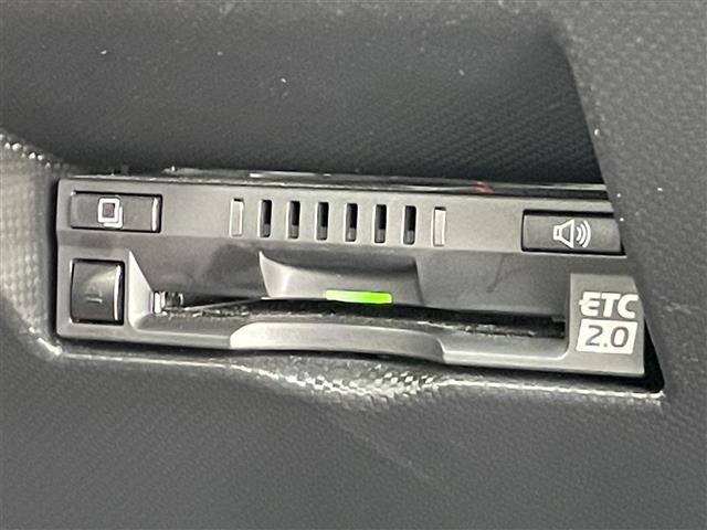 ライズ Ｇ　禁煙車　ワンオーナー　スマアシ　純正９インチディスプレイオーディオ　パノラミックビューモニター　バックカメラ　フルセグＴＶ　ステアリングリモコン　ＬＥＤヘッドライト　ドラレコ　ＥＴＣ　スマートキー（9枚目）