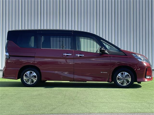 セレナ ｅ－パワー　ハイウェイスター　禁煙車　純正１０型ＳＤナビ　純正後席モニター　ドライブレコーダー　エマージェンシーブレーキ　ブラインドスポットモニター　コーナーセンサー　クルーズコントロール　革巻きステアリング　ステアリングスイッチ（35枚目）