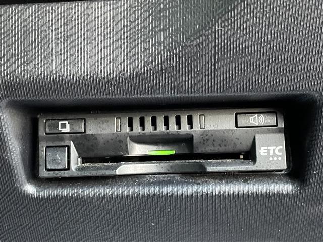 アクア Ｓスタイルブラック　禁煙車　トヨタセーフティセンス　純正７インチＳＤナビ　フルセグ　ＣＤ　ＤＶＤ　Ｂｌｕｅｔｏｏｔｈ　バックカメラ　ＬＥＤオートライト　社外１５インチアルミ　純正フロアマット　ＥＴＣ　プッシュスタート（6枚目）