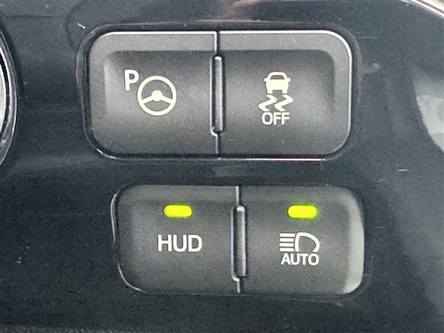 プリウス Ａツーリングセレクション　ディーラー純正９型ナビ　バックカメラ　ブラックレザーシート　シートヒーター　プリクラッシュセーフティ　レーダークルコン　ブラインドスポットモニタ　ヘッドアップディスプレイ　パーキングアシスト　ＥＴＣ（8枚目）