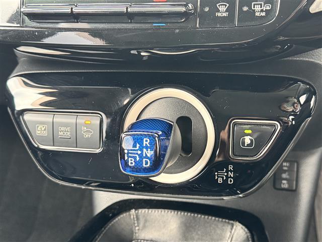 プリウス Ａツーリングセレクション　ディーラー純正９型ナビ　バックカメラ　ブラックレザーシート　シートヒーター　プリクラッシュセーフティ　レーダークルコン　ブラインドスポットモニタ　ヘッドアップディスプレイ　パーキングアシスト　ＥＴＣ（20枚目）