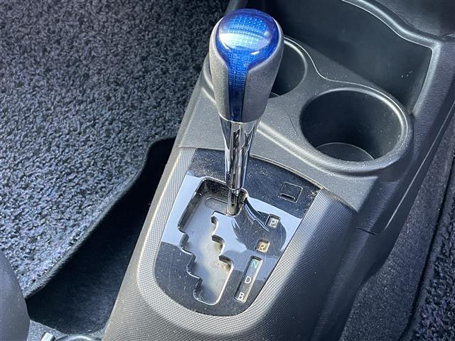 アクア Ｘ－アーバン　禁煙　純正７型ＳＤナビ　バックカメラ　純正１６インチアルミホイール　ビルトインＥＴＣ　純正ＬＥＤヘッドライト　前ドライブレコーダー　２トーンカラー　ハーフレザー　スマートキー　ステアリングスイッチ（14枚目）