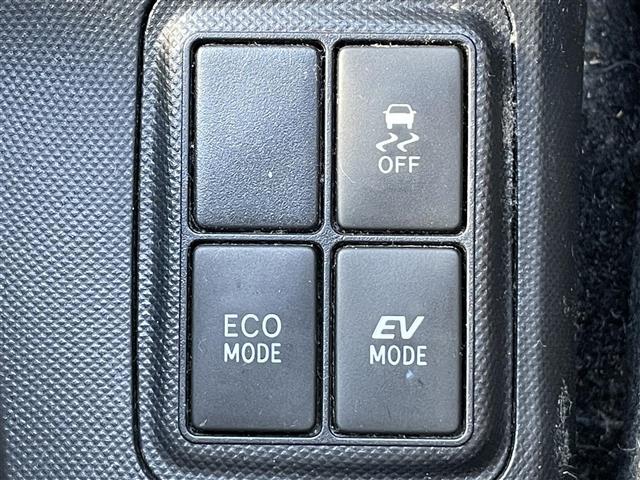 アクア Ｘ－アーバン　禁煙　純正７型ＳＤナビ　バックカメラ　純正１６インチアルミホイール　ビルトインＥＴＣ　純正ＬＥＤヘッドライト　前ドライブレコーダー　２トーンカラー　ハーフレザー　スマートキー　ステアリングスイッチ（16枚目）