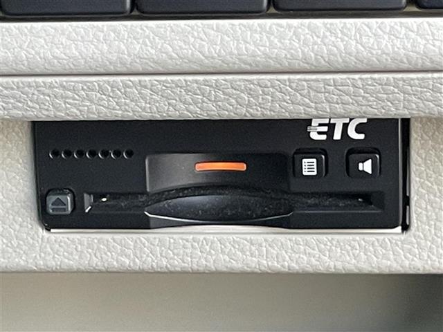 アルトラパン Ｓセレクション　禁煙車　カロッツェリア８型ナビ　全方位カメラ　衝突被害軽減　ＨＩＤオートヘッドライト　シートヒーター　ビルトインＥＴＣ　ドラレコ　アイドリングストップ　プッシュスタート　スマートキー　スペアキー（7枚目）