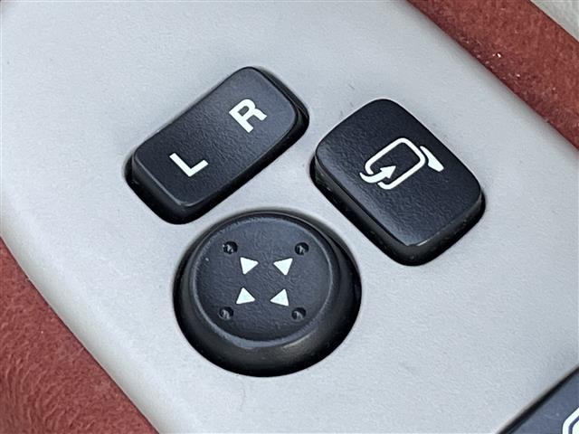 アルトラパン Ｓセレクション　禁煙車　カロッツェリア８型ナビ　全方位カメラ　衝突被害軽減　ＨＩＤオートヘッドライト　シートヒーター　ビルトインＥＴＣ　ドラレコ　アイドリングストップ　プッシュスタート　スマートキー　スペアキー（11枚目）