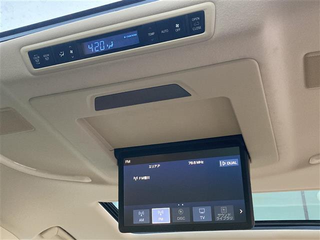 アルファード ３．５エグゼクティブラウンジＳ　禁煙　純正１０．５型ナビ　パノラミックビュー　ツインムーンルーフ　ベージュレザーシート　パワーシート　シートヒーター　エアシート　後席モニター　ステアリングヒーター　パワーバックドア　プッシュスタート（4枚目）