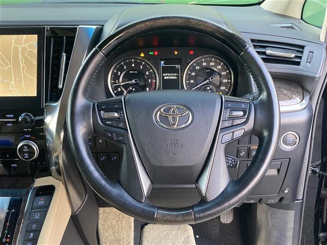 アルファード ３．５エグゼクティブラウンジＳ　禁煙　純正１０．５型ナビ　パノラミックビュー　ツインムーンルーフ　ベージュレザーシート　パワーシート　シートヒーター　エアシート　後席モニター　ステアリングヒーター　パワーバックドア　プッシュスタート（6枚目）