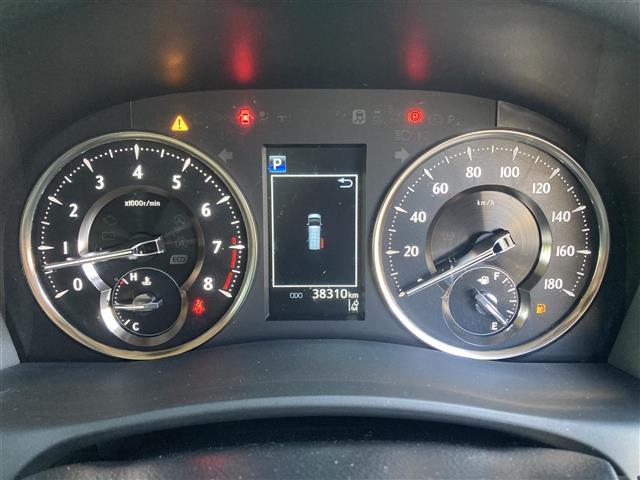 アルファード ３．５エグゼクティブラウンジＳ　禁煙　純正１０．５型ナビ　パノラミックビュー　ツインムーンルーフ　ベージュレザーシート　パワーシート　シートヒーター　エアシート　後席モニター　ステアリングヒーター　パワーバックドア　プッシュスタート（7枚目）