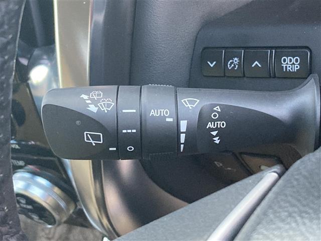 アルファード ３．５エグゼクティブラウンジＳ　禁煙　純正１０．５型ナビ　パノラミックビュー　ツインムーンルーフ　ベージュレザーシート　パワーシート　シートヒーター　エアシート　後席モニター　ステアリングヒーター　パワーバックドア　プッシュスタート（8枚目）