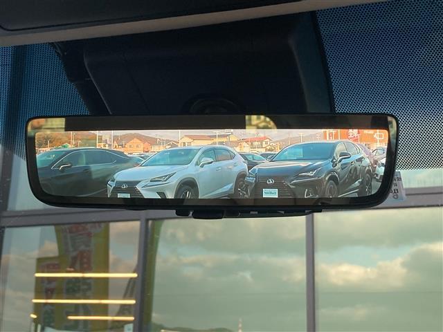 アルファード ３．５エグゼクティブラウンジＳ　禁煙　純正１０．５型ナビ　パノラミックビュー　ツインムーンルーフ　ベージュレザーシート　パワーシート　シートヒーター　エアシート　後席モニター　ステアリングヒーター　パワーバックドア　プッシュスタート（13枚目）