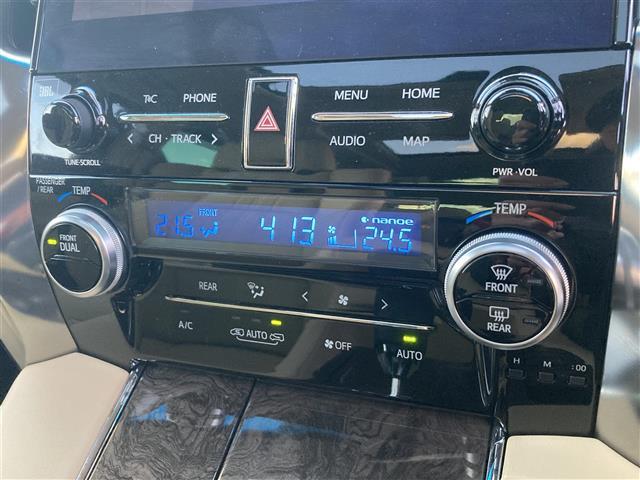 アルファード ３．５エグゼクティブラウンジＳ　禁煙　純正１０．５型ナビ　パノラミックビュー　ツインムーンルーフ　ベージュレザーシート　パワーシート　シートヒーター　エアシート　後席モニター　ステアリングヒーター　パワーバックドア　プッシュスタート（17枚目）