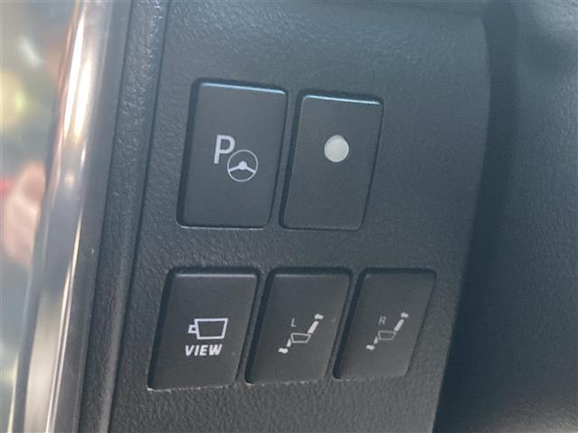 アルファード ３．５エグゼクティブラウンジＳ　禁煙　純正１０．５型ナビ　パノラミックビュー　ツインムーンルーフ　ベージュレザーシート　パワーシート　シートヒーター　エアシート　後席モニター　ステアリングヒーター　パワーバックドア　プッシュスタート（20枚目）