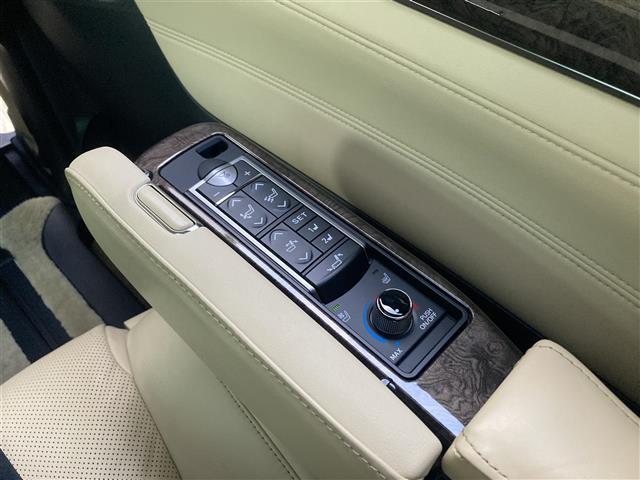 アルファード ３．５エグゼクティブラウンジＳ　禁煙　純正１０．５型ナビ　パノラミックビュー　ツインムーンルーフ　ベージュレザーシート　パワーシート　シートヒーター　エアシート　後席モニター　ステアリングヒーター　パワーバックドア　プッシュスタート（33枚目）