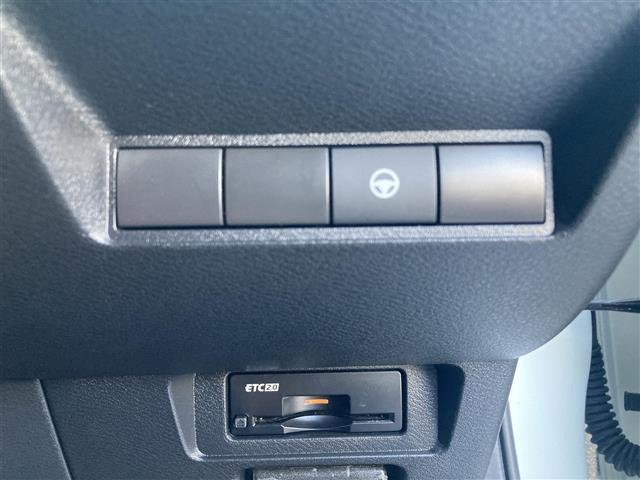 オーラ ニスモ　禁煙車　純正９型ナビ　全方位カメラ　エマブレ　レーダークルコン　ソナー　ＢＳＭ　ＬＥＤオートライト　フォグランプ　リアフォグ　置くだけ充電　専用ハーフレザーシート　デジタルインナーミラー　スマートキー（4枚目）