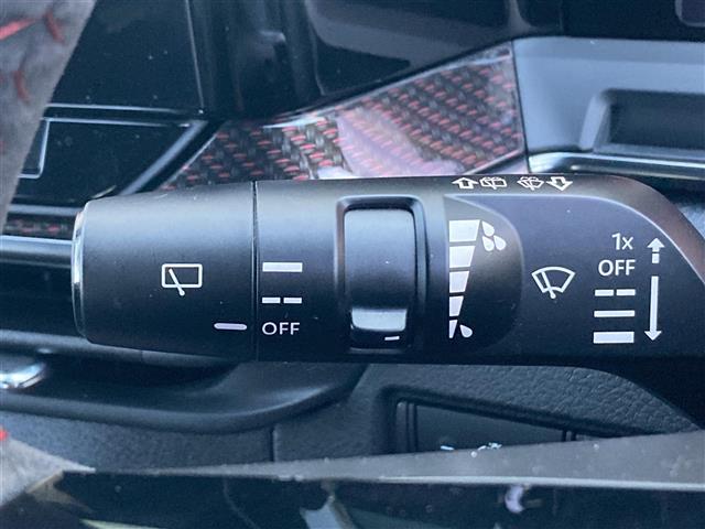 オーラ ニスモ　禁煙車　純正９型ナビ　全方位カメラ　エマブレ　レーダークルコン　ソナー　ＢＳＭ　ＬＥＤオートライト　フォグランプ　リアフォグ　置くだけ充電　専用ハーフレザーシート　デジタルインナーミラー　スマートキー（8枚目）