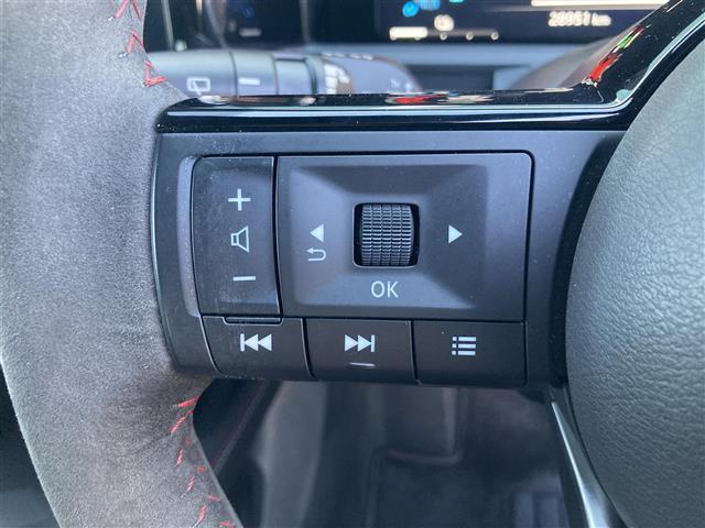 オーラ ニスモ　禁煙車　純正９型ナビ　全方位カメラ　エマブレ　レーダークルコン　ソナー　ＢＳＭ　ＬＥＤオートライト　フォグランプ　リアフォグ　置くだけ充電　専用ハーフレザーシート　デジタルインナーミラー　スマートキー（10枚目）