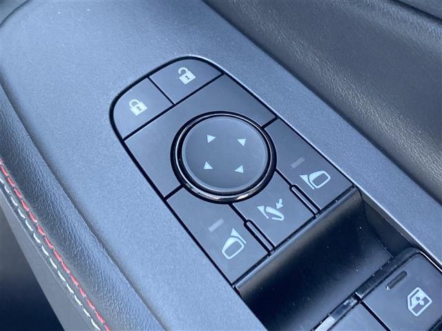 オーラ ニスモ　禁煙車　純正９型ナビ　全方位カメラ　エマブレ　レーダークルコン　ソナー　ＢＳＭ　ＬＥＤオートライト　フォグランプ　リアフォグ　置くだけ充電　専用ハーフレザーシート　デジタルインナーミラー　スマートキー（21枚目）