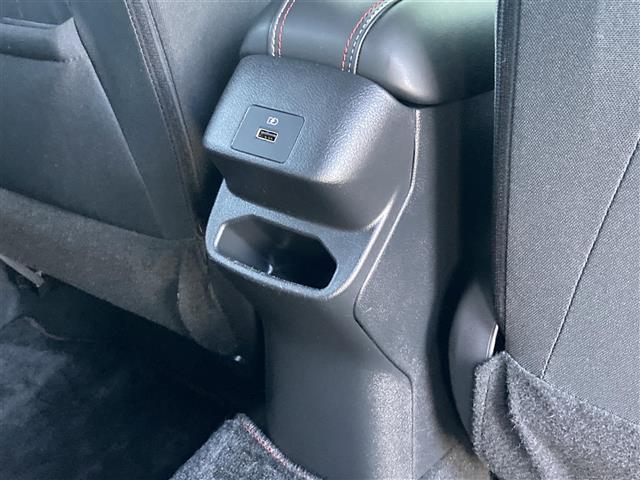 オーラ ニスモ　禁煙車　純正９型ナビ　全方位カメラ　エマブレ　レーダークルコン　ソナー　ＢＳＭ　ＬＥＤオートライト　フォグランプ　リアフォグ　置くだけ充電　専用ハーフレザーシート　デジタルインナーミラー　スマートキー（25枚目）