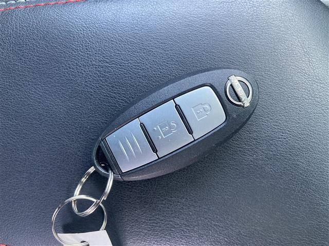 オーラ ニスモ　禁煙車　純正９型ナビ　全方位カメラ　エマブレ　レーダークルコン　ソナー　ＢＳＭ　ＬＥＤオートライト　フォグランプ　リアフォグ　置くだけ充電　専用ハーフレザーシート　デジタルインナーミラー　スマートキー（28枚目）