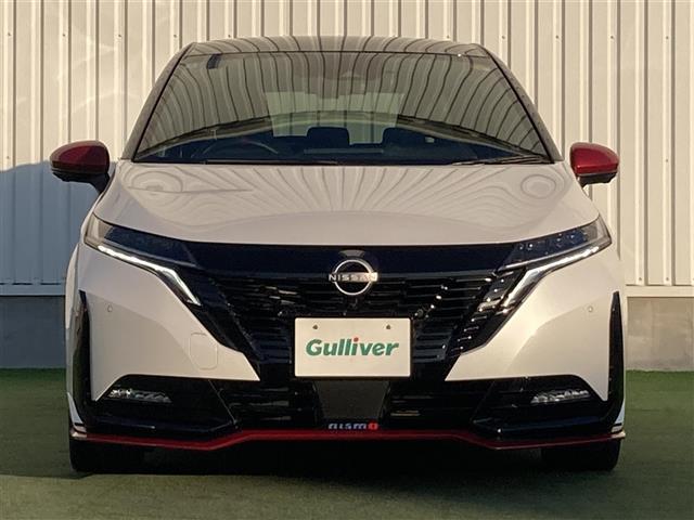 オーラ ニスモ　禁煙車　純正９型ナビ　全方位カメラ　エマブレ　レーダークルコン　ソナー　ＢＳＭ　ＬＥＤオートライト　フォグランプ　リアフォグ　置くだけ充電　専用ハーフレザーシート　デジタルインナーミラー　スマートキー（30枚目）