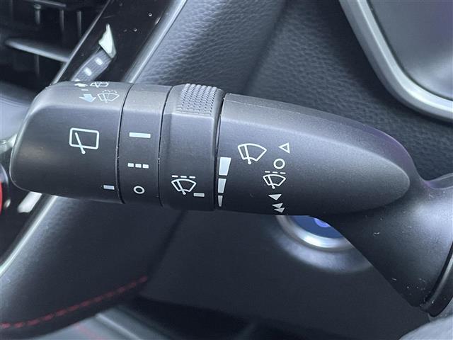 カローラスポーツ ハイブリッドＧ　Ｚ　禁煙車　純正８型ＤＡ　ナビ機能付き　バックカメラ　革巻きステアリング　ステアリングリモコン　レーダークルーズコントロール　ＬＥＤヘッドライト　ＬＥＤフォグライト　スマートキー　プッシュスタート　ＥＴＣ（12枚目）
