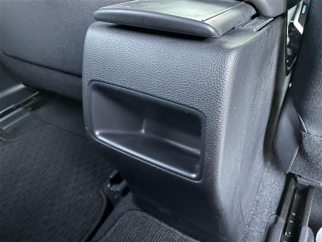 カローラスポーツ ハイブリッドＧ　Ｚ　禁煙車　純正８型ＤＡ　ナビ機能付き　バックカメラ　革巻きステアリング　ステアリングリモコン　レーダークルーズコントロール　ＬＥＤヘッドライト　ＬＥＤフォグライト　スマートキー　プッシュスタート　ＥＴＣ（14枚目）