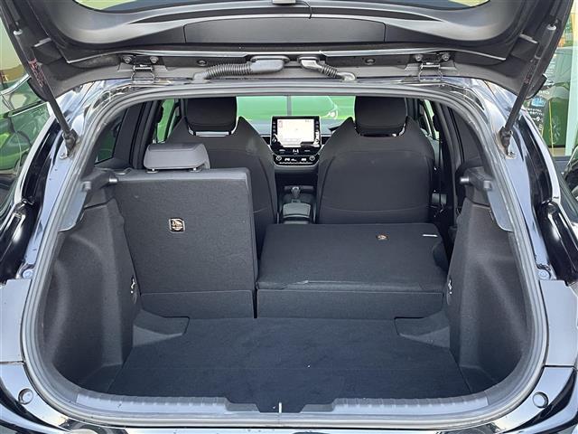 カローラスポーツ ハイブリッドＧ　Ｚ　禁煙車　純正８型ＤＡ　ナビ機能付き　バックカメラ　革巻きステアリング　ステアリングリモコン　レーダークルーズコントロール　ＬＥＤヘッドライト　ＬＥＤフォグライト　スマートキー　プッシュスタート　ＥＴＣ（30枚目）