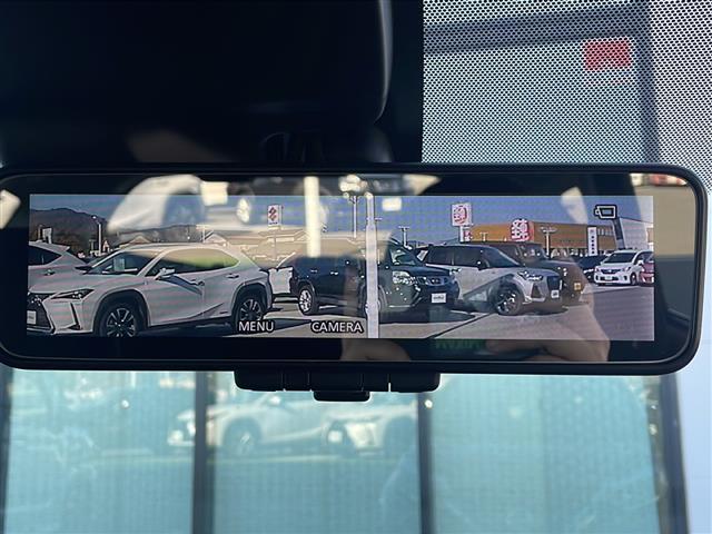 ノート ｅ－パワー　Ｘ　禁煙車　純正７インチナビ　フルセグ　ＣＤ　ＤＶＤ　Ｂｌｕｅｔｏｏｔｈ　ＡＭ　ＦＭ　全方位カメラ　全方位カメラ連動ルームミラー　オートハイビーム　追従型クルコン　純正１５インチアルミ　純正フロアマット（3枚目）