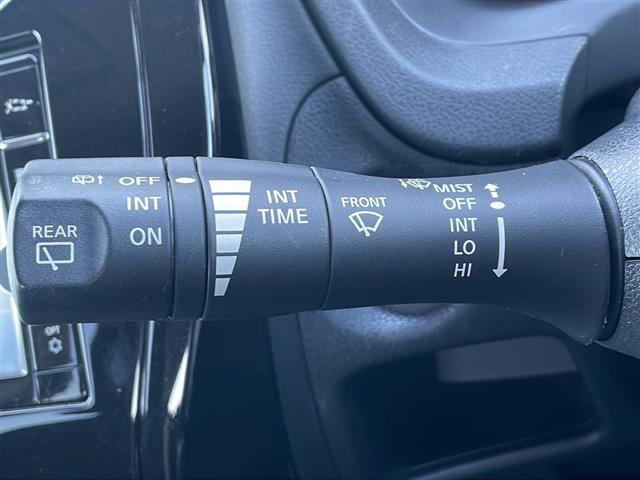 ノート ｅ－パワー　Ｘ　禁煙車　純正７インチナビ　フルセグ　ＣＤ　ＤＶＤ　Ｂｌｕｅｔｏｏｔｈ　ＡＭ　ＦＭ　全方位カメラ　全方位カメラ連動ルームミラー　オートハイビーム　追従型クルコン　純正１５インチアルミ　純正フロアマット（9枚目）