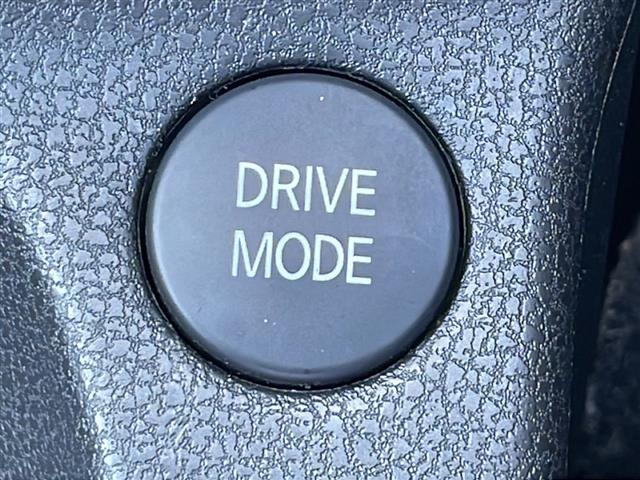 ノート ｅ－パワー　Ｘ　禁煙車　純正７インチナビ　フルセグ　ＣＤ　ＤＶＤ　Ｂｌｕｅｔｏｏｔｈ　ＡＭ　ＦＭ　全方位カメラ　全方位カメラ連動ルームミラー　オートハイビーム　追従型クルコン　純正１５インチアルミ　純正フロアマット（18枚目）