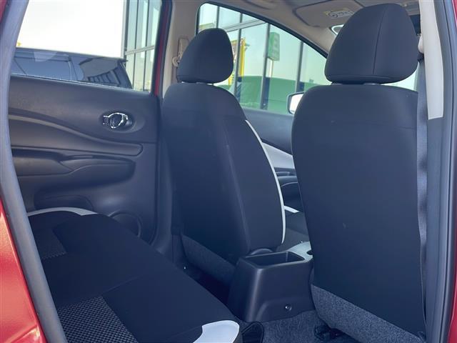 ノート ｅ－パワー　Ｘ　禁煙車　純正７インチナビ　フルセグ　ＣＤ　ＤＶＤ　Ｂｌｕｅｔｏｏｔｈ　ＡＭ　ＦＭ　全方位カメラ　全方位カメラ連動ルームミラー　オートハイビーム　追従型クルコン　純正１５インチアルミ　純正フロアマット（25枚目）