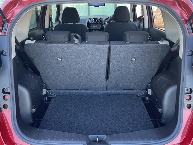 ノート ｅ－パワー　Ｘ　禁煙車　純正７インチナビ　フルセグ　ＣＤ　ＤＶＤ　Ｂｌｕｅｔｏｏｔｈ　ＡＭ　ＦＭ　全方位カメラ　全方位カメラ連動ルームミラー　オートハイビーム　追従型クルコン　純正１５インチアルミ　純正フロアマット（27枚目）