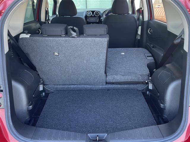 ノート ｅ－パワー　Ｘ　禁煙車　純正７インチナビ　フルセグ　ＣＤ　ＤＶＤ　Ｂｌｕｅｔｏｏｔｈ　ＡＭ　ＦＭ　全方位カメラ　全方位カメラ連動ルームミラー　オートハイビーム　追従型クルコン　純正１５インチアルミ　純正フロアマット（29枚目）