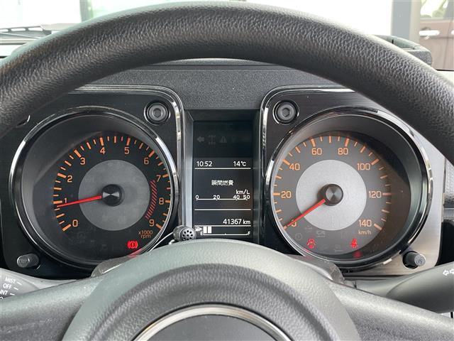 ジムニー ＸＧ　ワンオーナー　禁煙車　カーオーディオ　ＭＴ　４ＷＤ　純正１６インチアルミホイール　ロッドホルダー　リアアンダーミラー　背面タイヤ　リフトアップ　ヒルディセントコントロール　レーンキープアシスト　ＥＴＣ（5枚目）