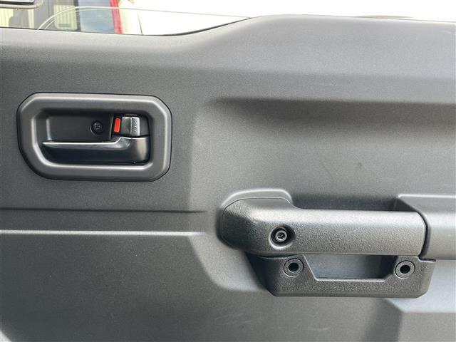 ジムニー ＸＧ　ワンオーナー　禁煙車　カーオーディオ　ＭＴ　４ＷＤ　純正１６インチアルミホイール　ロッドホルダー　リアアンダーミラー　背面タイヤ　リフトアップ　ヒルディセントコントロール　レーンキープアシスト　ＥＴＣ（13枚目）