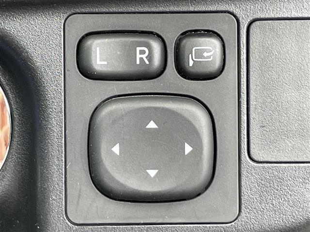 アクア Sスタイルブラック 禁煙車 ディーラー純正ナビ 全方位カメラ フルセグTV LEDオートヘッドライト シートヒーター プリクラッシュセーフティ レーンキープ ソナー ビルトインETC プッシュスタート スマートキー(7枚目)