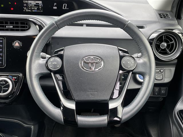 アクア Sスタイルブラック 禁煙車 ディーラー純正ナビ 全方位カメラ フルセグTV LEDオートヘッドライト シートヒーター プリクラッシュセーフティ レーンキープ ソナー ビルトインETC プッシュスタート スマートキー(16枚目)