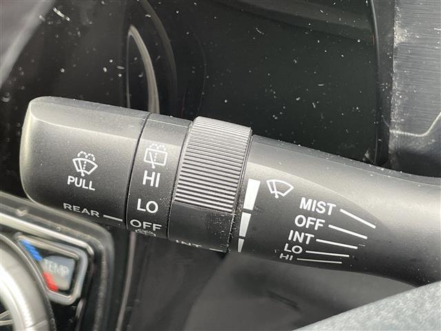 アクア Sスタイルブラック 禁煙車 ディーラー純正ナビ 全方位カメラ フルセグTV LEDオートヘッドライト シートヒーター プリクラッシュセーフティ レーンキープ ソナー ビルトインETC プッシュスタート スマートキー(19枚目)