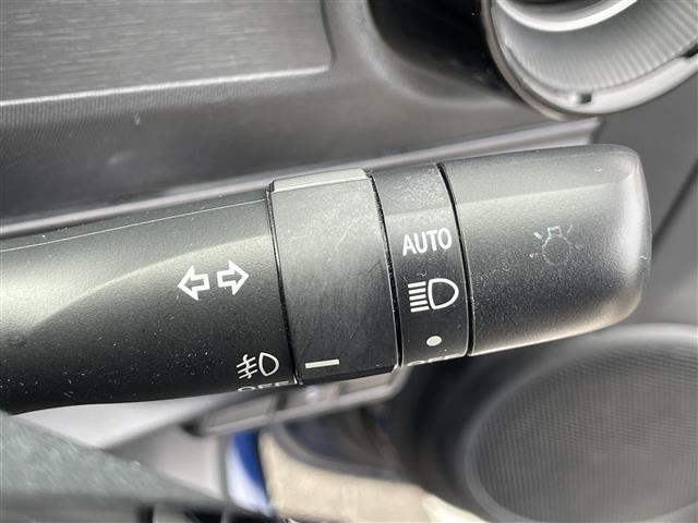 アクア Sスタイルブラック 禁煙車 ディーラー純正ナビ 全方位カメラ フルセグTV LEDオートヘッドライト シートヒーター プリクラッシュセーフティ レーンキープ ソナー ビルトインETC プッシュスタート スマートキー(20枚目)