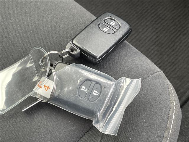 アクア Sスタイルブラック 禁煙車 ディーラー純正ナビ 全方位カメラ フルセグTV LEDオートヘッドライト シートヒーター プリクラッシュセーフティ レーンキープ ソナー ビルトインETC プッシュスタート スマートキー(41枚目)