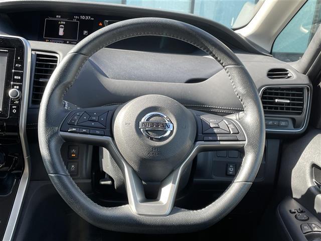 セレナ ハイウェイスター VセレクションII 禁煙 純正9型ナビ 後席モニター エマージェンシーブレーキ パーキングアシスト 踏み間違い衝突防止アシスト 車線逸脱警報 衝突安全ボディ サイドインパクトバー LEDヘッド 全方位カメラ ETC(8枚目)