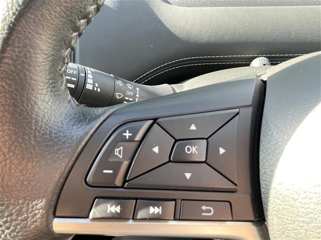 セレナ ハイウェイスター VセレクションII 禁煙 純正9型ナビ 後席モニター エマージェンシーブレーキ パーキングアシスト 踏み間違い衝突防止アシスト 車線逸脱警報 衝突安全ボディ サイドインパクトバー LEDヘッド 全方位カメラ ETC(10枚目)