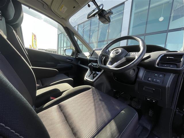 セレナ ハイウェイスター VセレクションII 禁煙 純正9型ナビ 後席モニター エマージェンシーブレーキ パーキングアシスト 踏み間違い衝突防止アシスト 車線逸脱警報 衝突安全ボディ サイドインパクトバー LEDヘッド 全方位カメラ ETC(24枚目)